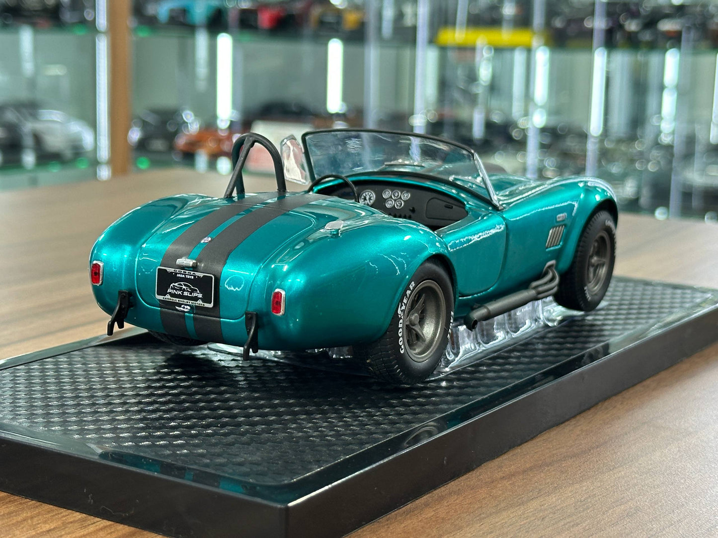 1/18 Diecast Pink Slips Shelby Cobra 427 S/C MK2 1967 in Metallic Blue