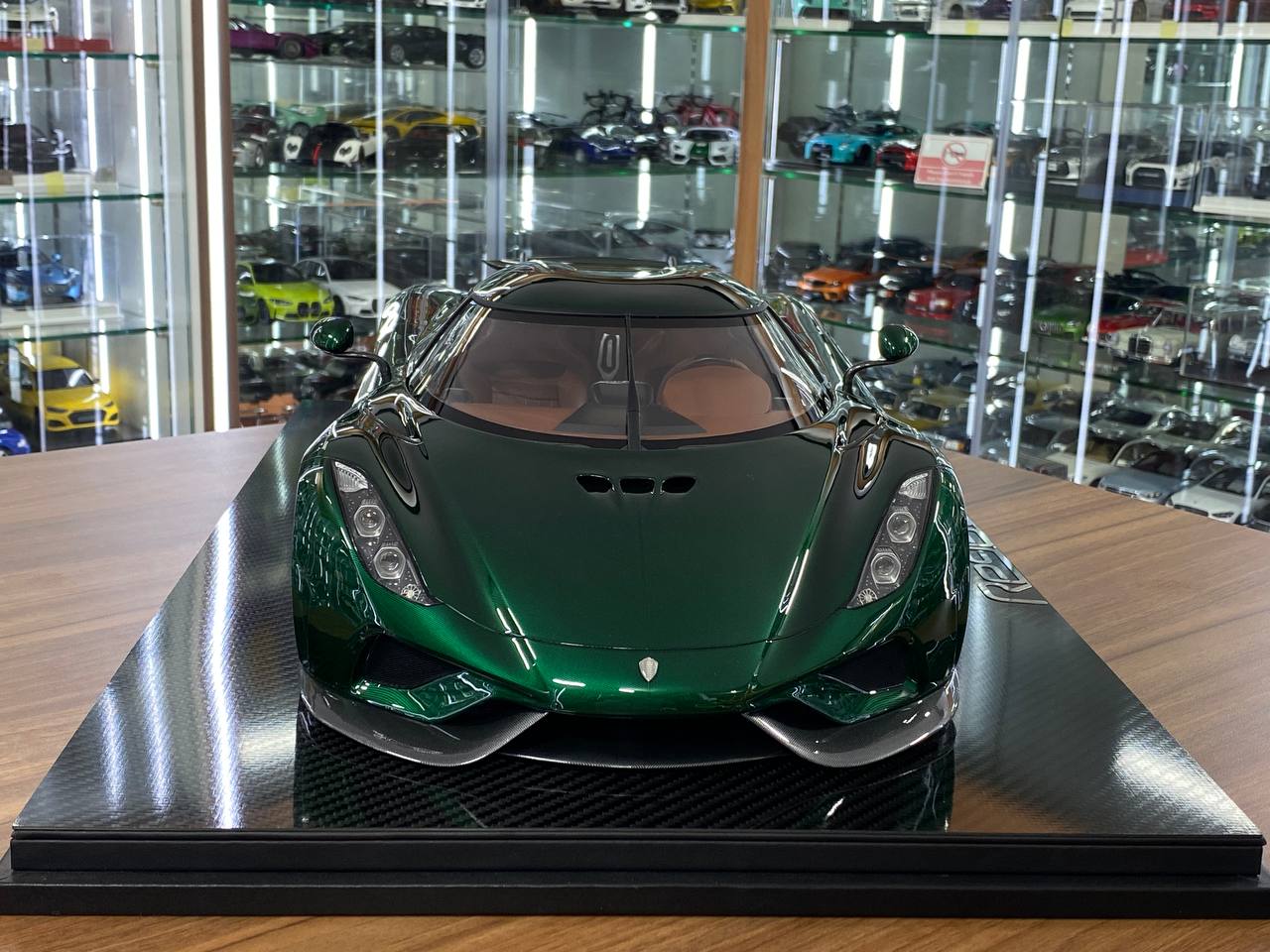 1/8 Resin FrontiArt Koenigsegg Regera  | Green Tinted Carbon | Limited Edition