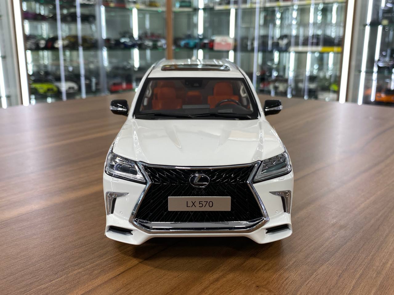 1/18 Diecast Lexus LX570  – White | LCD Models (Full Opening – Dubai Collectors)