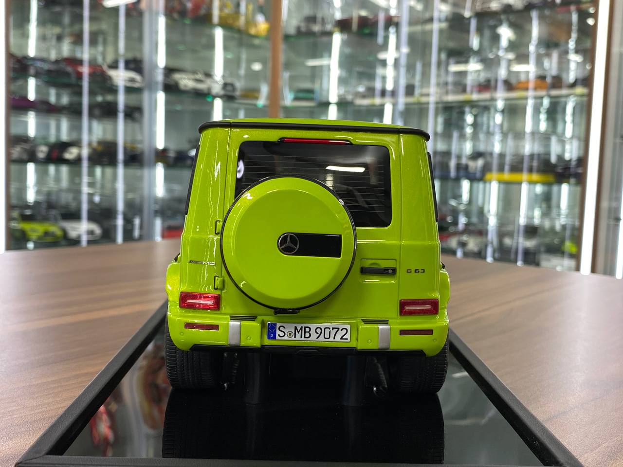 1/18 Resin MotorHelix Mercedes Benz AMG G63 2019 Lime Green Limited 66 pcs