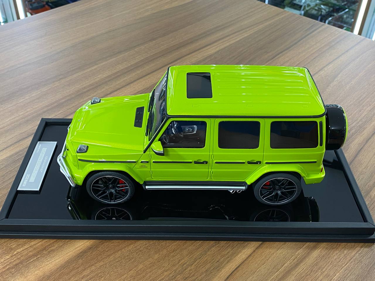 1/18 Resin MotorHelix Mercedes Benz AMG G63 2019 Lime Green Limited 66 pcs