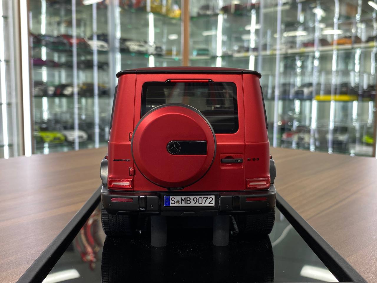 1/18 Resin MotorHelix Mercedes Benz AMG G63 2019 Matt Red Limited 69 pcs