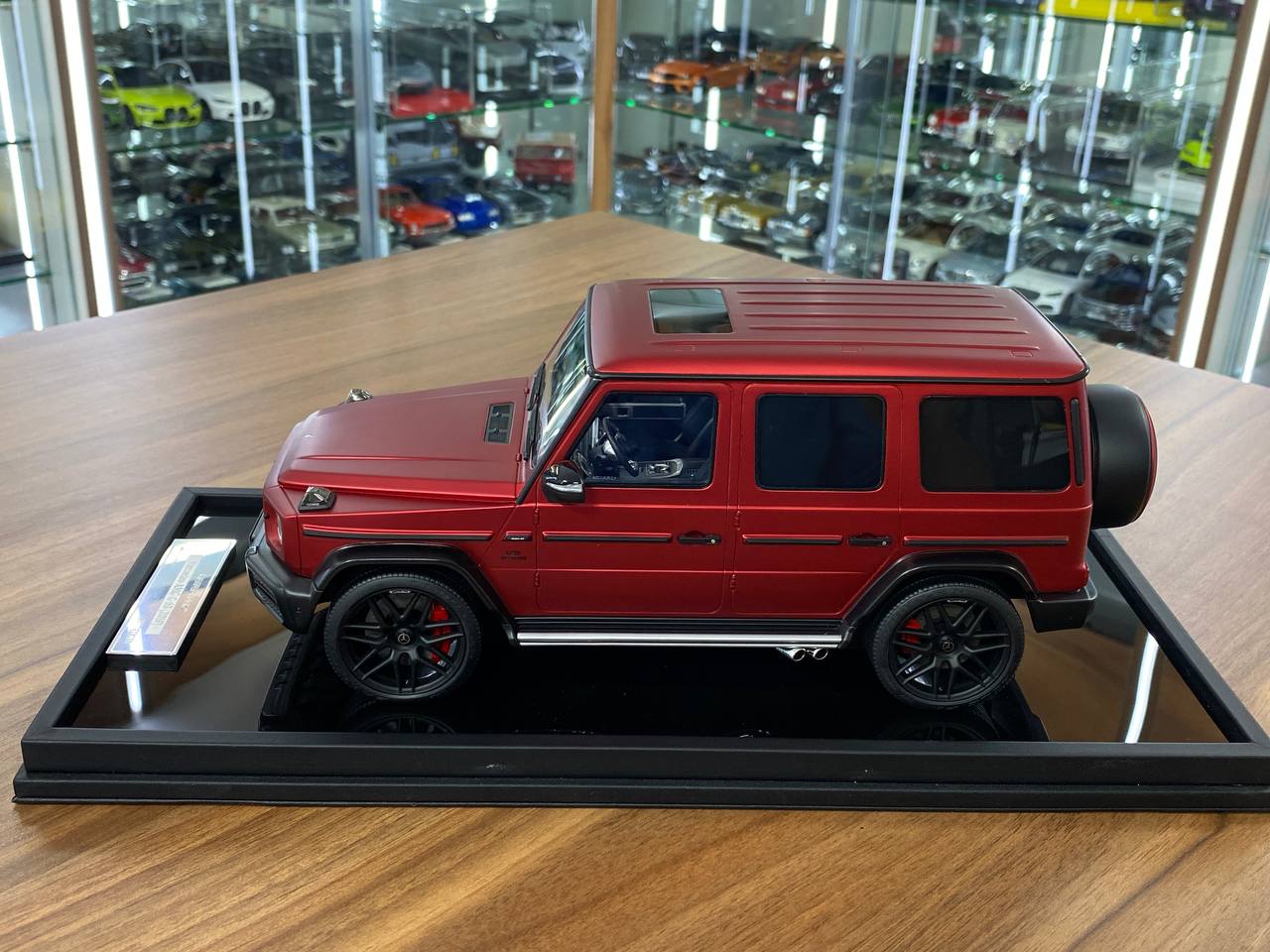 1/18 Resin MotorHelix Mercedes Benz AMG G63 2019 Matt Red Limited 69 pcs