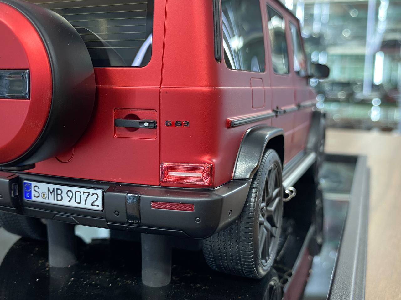 1/18 Resin MotorHelix Mercedes Benz AMG G63 2019 Matt Red Limited 69 pcs