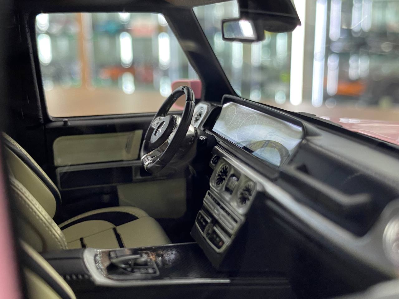 1/18 Resin model MOTORHELIX Mercedes Benz AMG G63 2019 Pink Limited 139 pcs