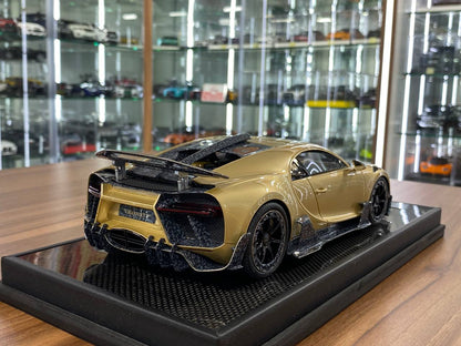1:18 Resin Bugatti Chiron Centuria MANSORY – Champagne Gold | Timothy & Pierre (Limited 99 pcs – Dubai Collectors)