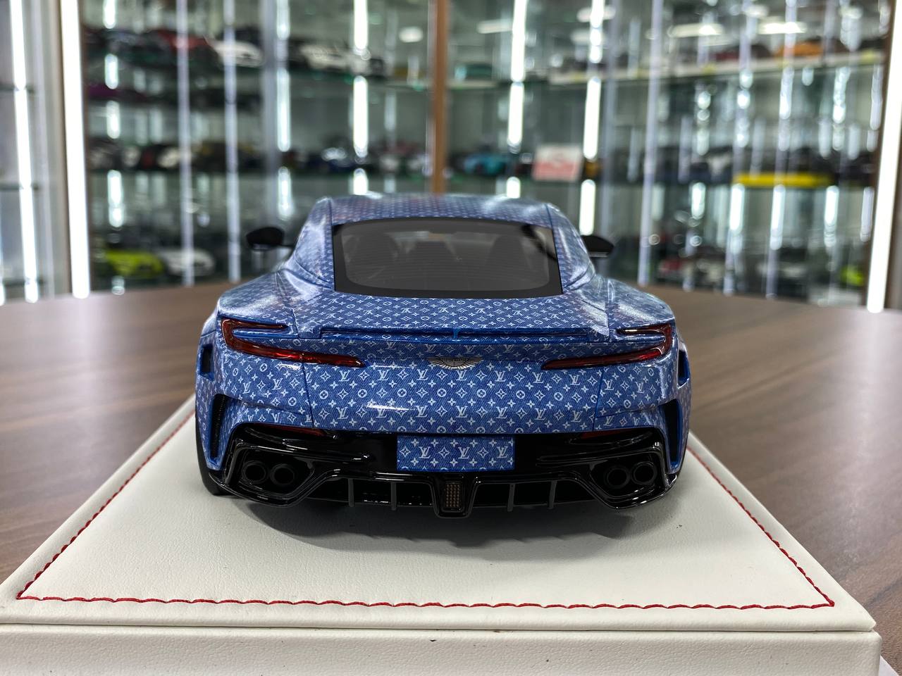1:18 Resin Aston Martin DB11 CYRUS MANSORY– L+ Blue | Timothy & Pierre (Limited 20 pcs – Dubai Collectors)