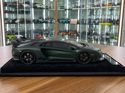 1:18 Resin Lamborghini Cabrera MANSORY – Green Carbon | Timothy & Pierre (Limited 99 pcs)
