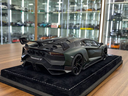 1:18 Resin Lamborghini Cabrera MANSORY – Green Carbon | Timothy & Pierre (Limited 99 pcs)