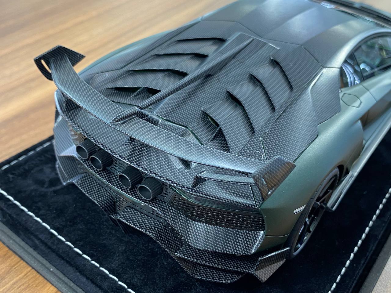1:18 Resin Lamborghini Urus Venatus MANSORY – Grey Matt / Green | Timothy & Pierre (Limited 25 pcs – Dubai Collectors)