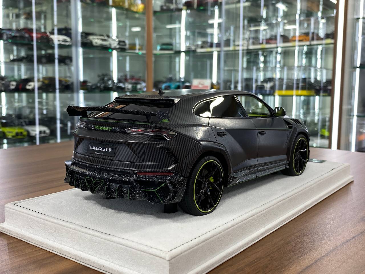 1:18 Resin Lamborghini Urus Venatus MANSORY – Grey Matt / Green | Timothy & Pierre (Limited 25 pcs – Dubai Collectors)