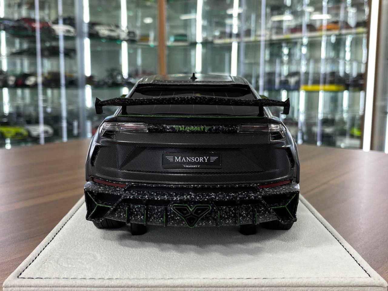 1:18 Resin Lamborghini Urus Venatus MANSORY – Grey Matt / Green | Timothy & Pierre (Limited 25 pcs – Dubai Collectors)