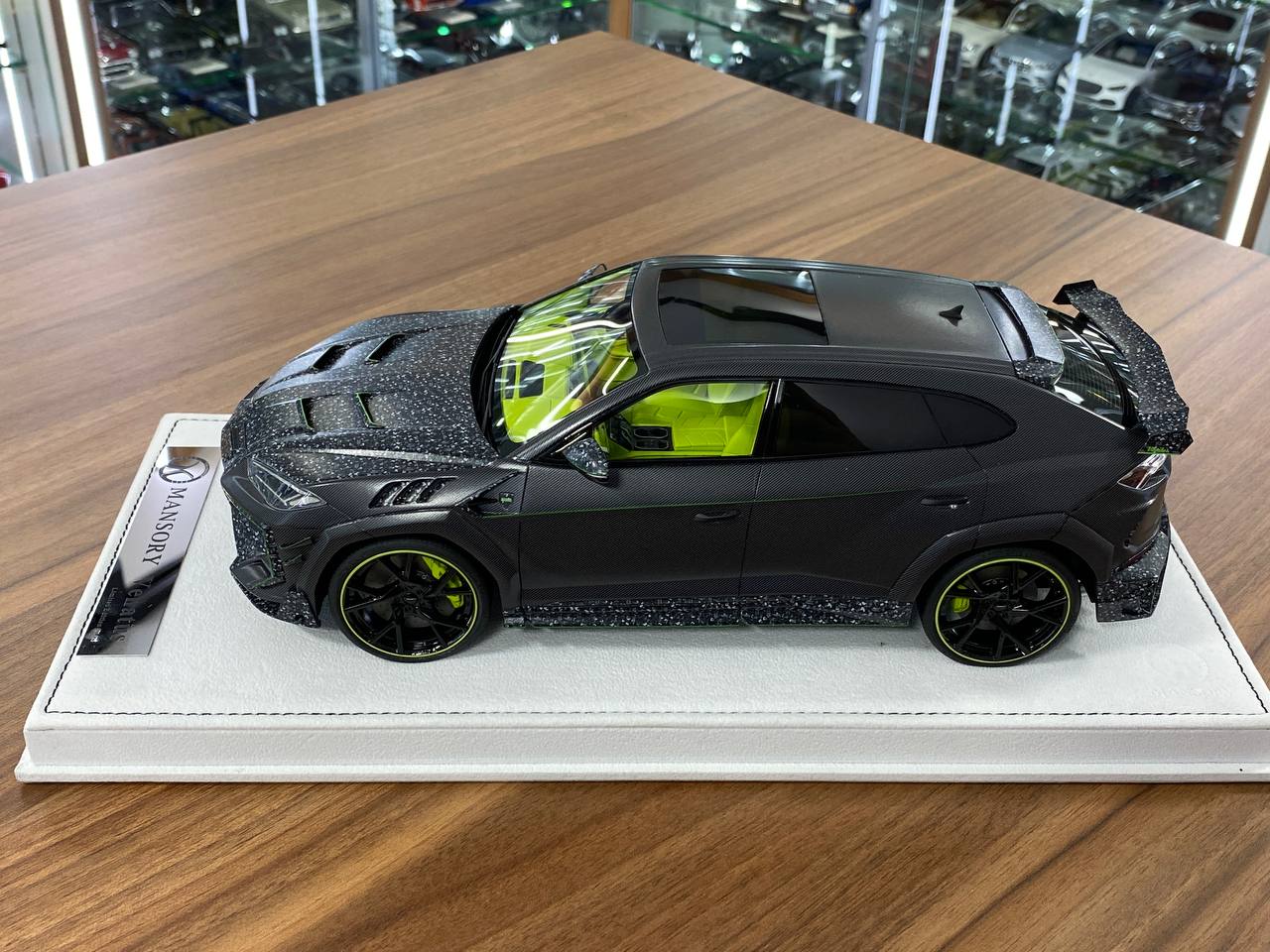 1:18 Resin Lamborghini Urus Venatus MANSORY – Grey Matt / Green | Timothy & Pierre (Limited 25 pcs – Dubai Collectors)