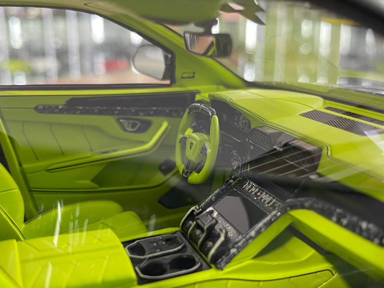 1:18 Resin Lamborghini Urus Venatus MANSORY – Grey Matt / Green | Timothy & Pierre (Limited 25 pcs – Dubai Collectors)