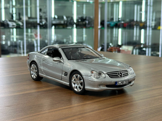 1/18 Diecast Mercedes-Benz SL 500 (R230, 2001–2006) – Norev Dealer Edition (Brilliant Silver)