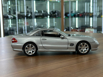 1/18 Diecast Mercedes-Benz SL 500 (R230, 2001–2006) – Norev Dealer Edition (Brilliant Silver)