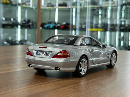 1/18 Diecast Mercedes-Benz SL 500 (R230, 2001–2006) – Norev Dealer Edition (Brilliant Silver)