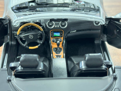 1/18 Diecast Mercedes-Benz SL 500 (R230, 2001–2006) – Norev Dealer Edition (Brilliant Silver)