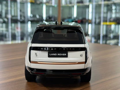 1/18 Diecast Land Rover Range Rover SV (2022) – LCD Models (White/Black Roof)