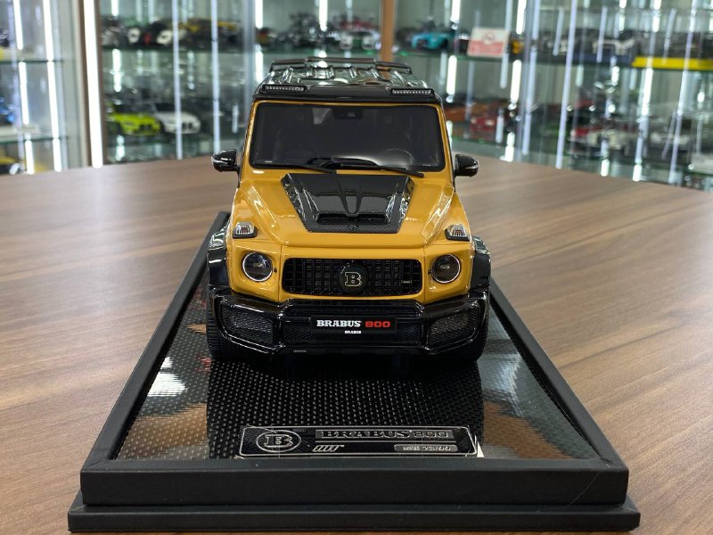 🚨1:18 Resin Model Mercedes-Benz G63 BRABUS 800  – Yellow | MotorHelix (Limited 99 pcs – Dubai Collectors)