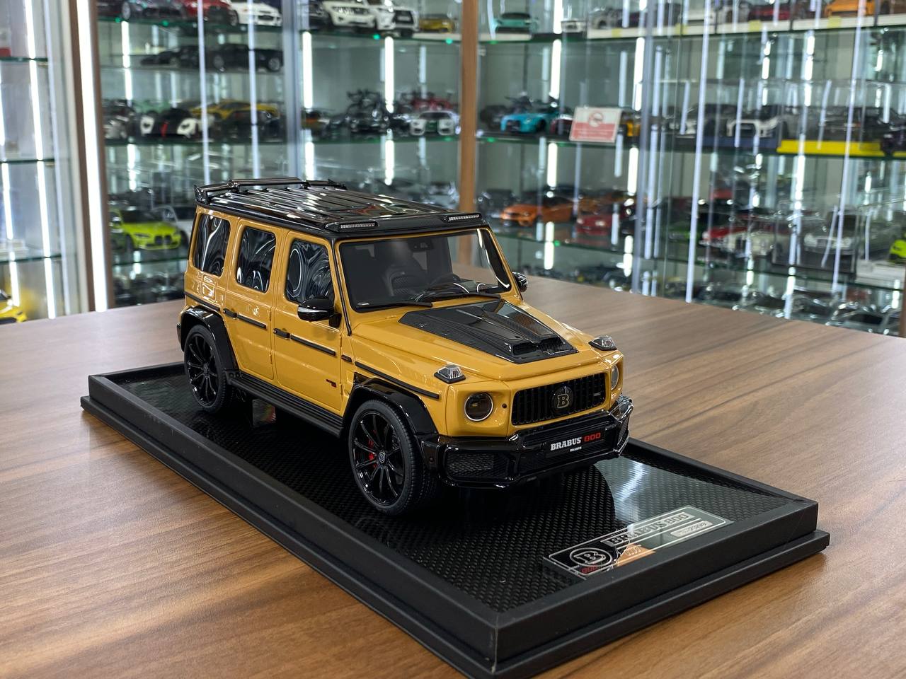 🚨1:18 Resin Model Mercedes-Benz G63 BRABUS 800  – Yellow | MotorHelix (Limited 99 pcs – Dubai Collectors)