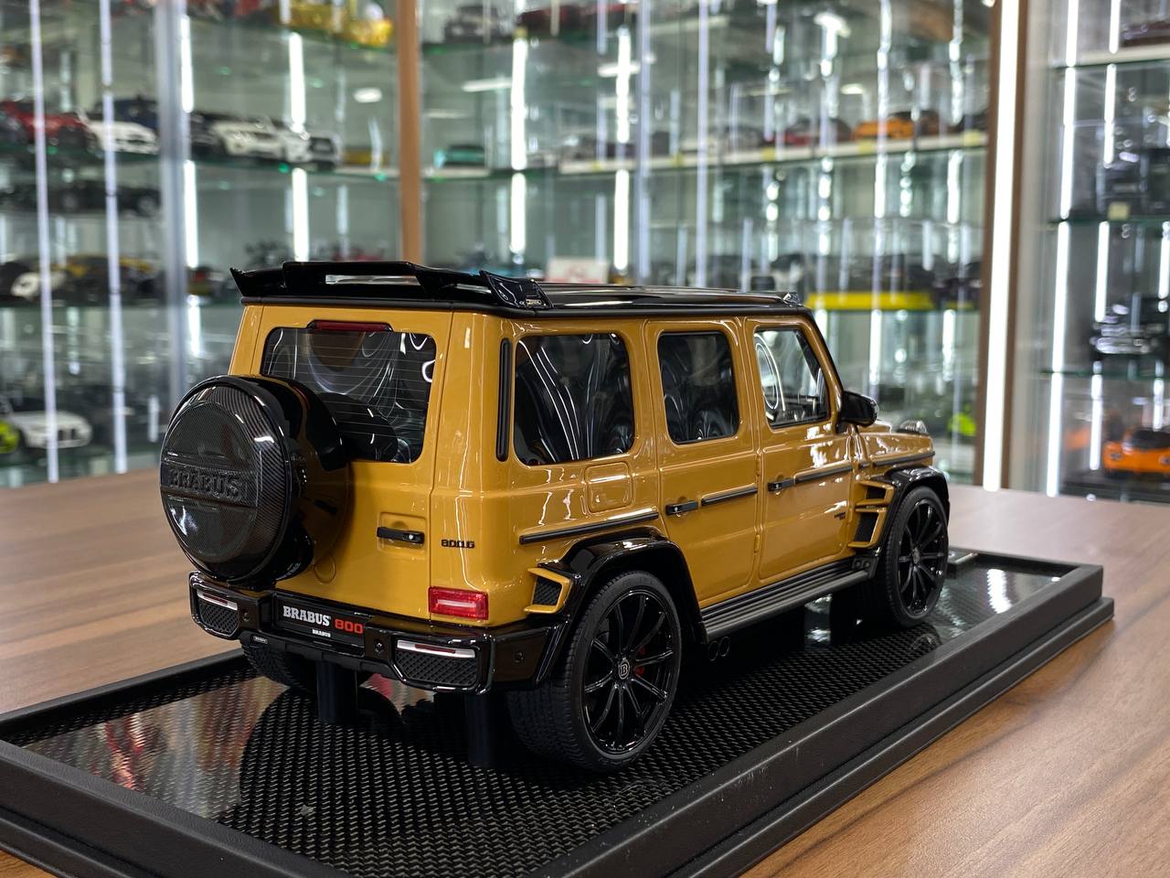 🚨1:18 Resin Model Mercedes-Benz G63 BRABUS 800  – Yellow | MotorHelix (Limited 99 pcs – Dubai Collectors)