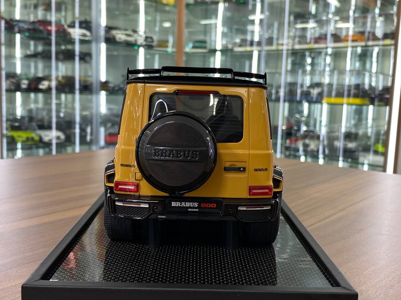 🚨1:18 Resin Model Mercedes-Benz G63 BRABUS 800  – Yellow | MotorHelix (Limited 99 pcs – Dubai Collectors)