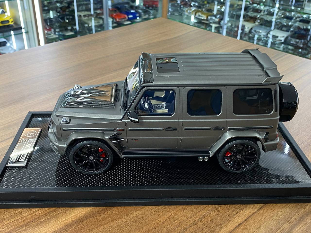 🚨1:18 Resin Model  Mercedes-Benz G63 BRABUS 800 – Matt Grey | MotorHelix (Limited 199 pcs – Dubai Collectors)