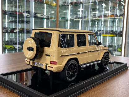 🚨1:18 Resin Model Mercedes-Benz AMG G63 2019 – Desert Yellow | MOTORHELIX (Limited 66 pcs – Dubai Collectors)