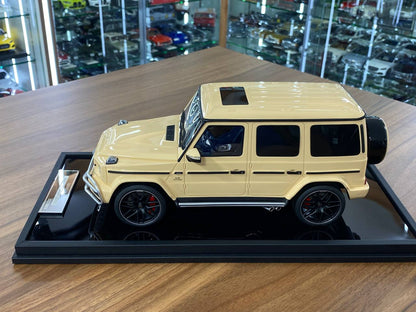 🚨1:18 Resin Model Mercedes-Benz AMG G63 2019 – Desert Yellow | MOTORHELIX (Limited 66 pcs – Dubai Collectors)