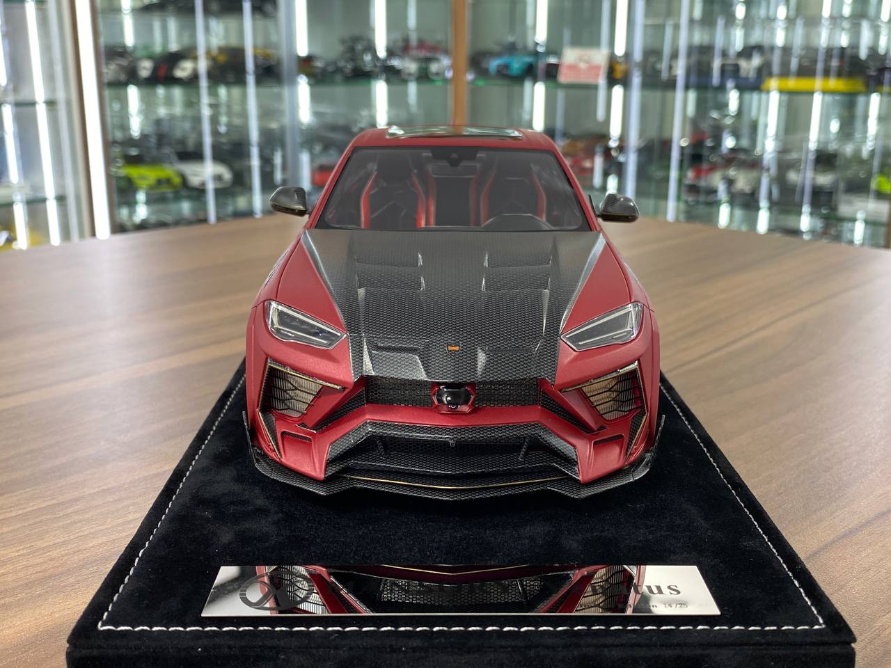 1:18 Resin Model Lamborghini URUS Venatus MANSORY – Red Metallic | Timothy & Pierre (Limited 25 pcs – Dubai Collectors)