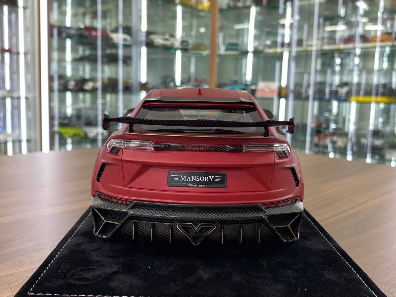 1:18 Resin Model Lamborghini URUS Venatus MANSORY – Red Metallic | Timothy & Pierre (Limited 25 pcs – Dubai Collectors)