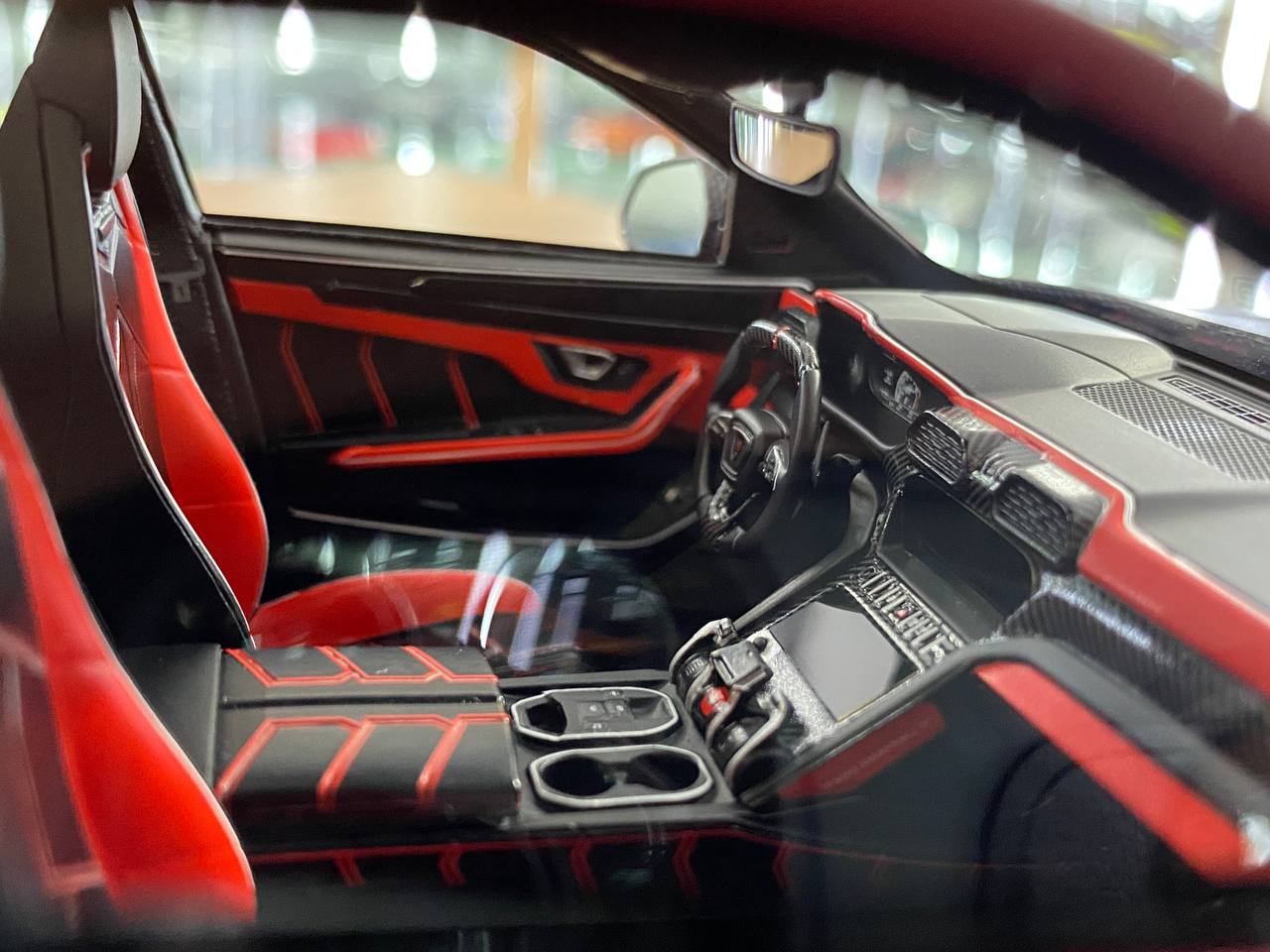 1:18 Resin Model Lamborghini URUS Venatus MANSORY – Red Metallic | Timothy & Pierre (Limited 25 pcs – Dubai Collectors)