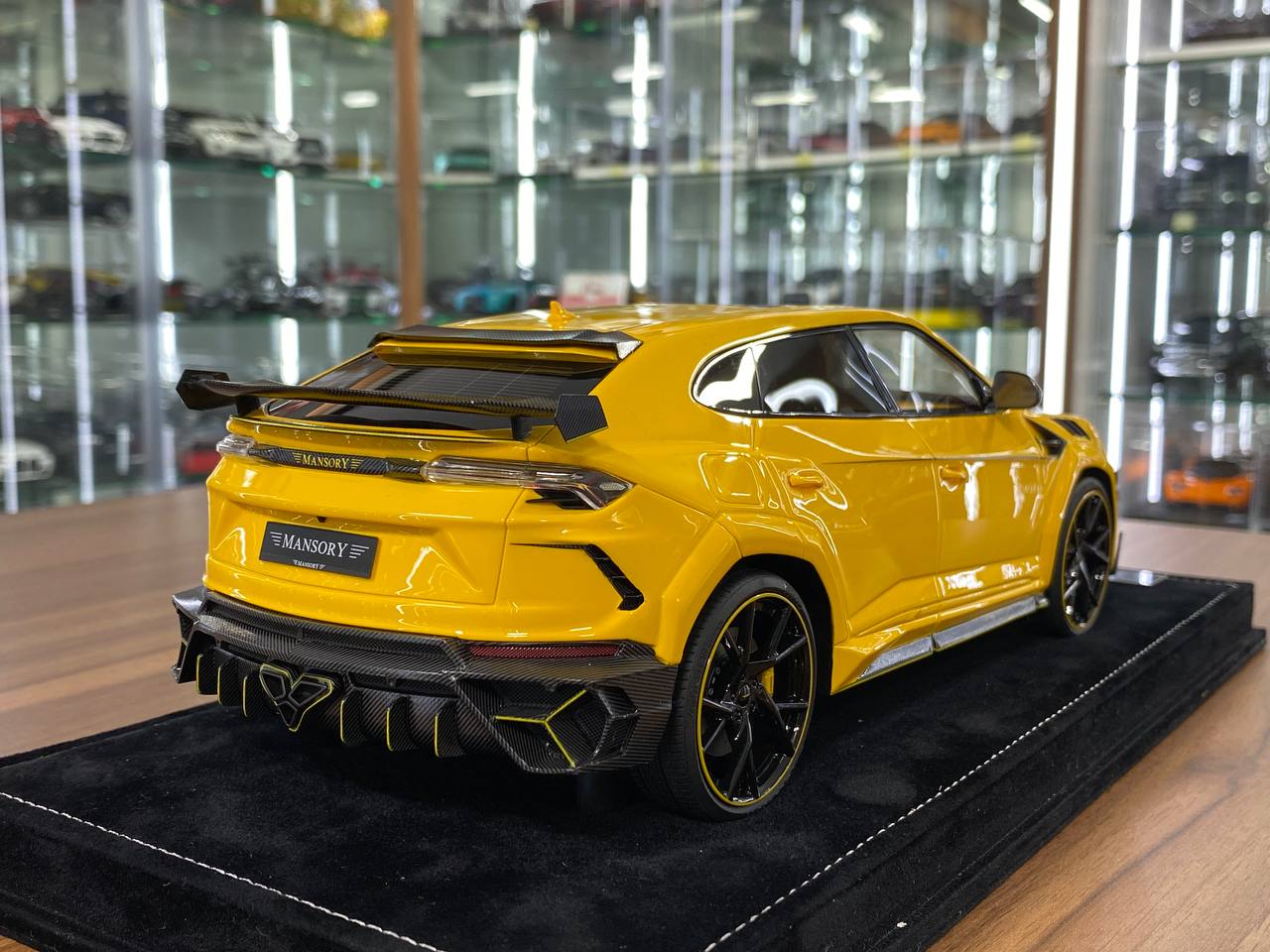 1:18 Resin Model Lamborghini URUS Venatus MANSORY – Yellow | Timothy & Pierre (Limited 49 pcs)