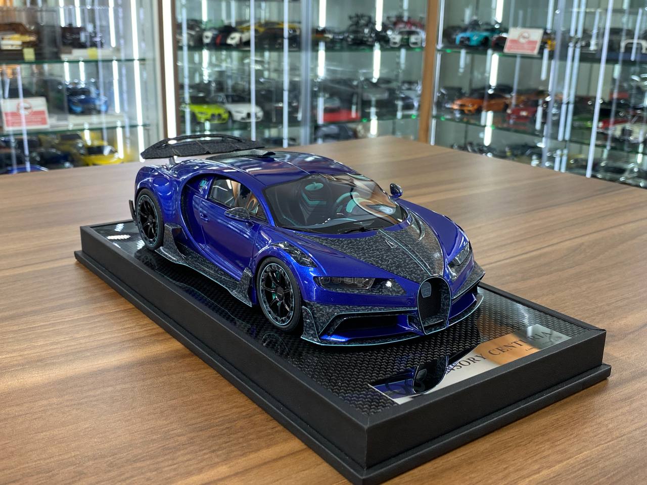 1/18 Bugatti Chiron Mansory  Blue & Carbon by Timothy & Pierre