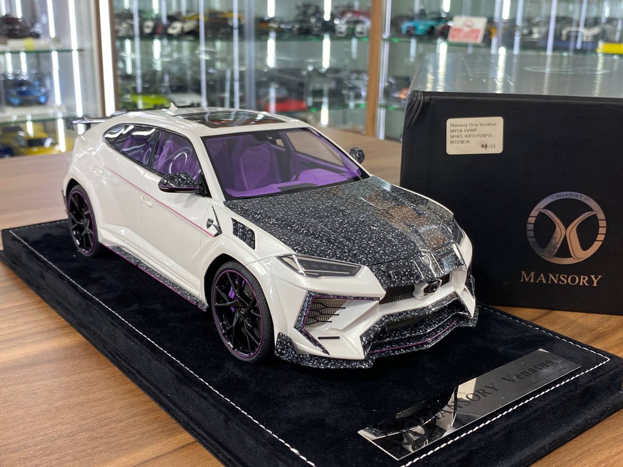 1:18 Resin Model Lamborghini URUS Venatus MANSORY – White/Purple | Timothy & Pierre (Limited 15 pcs – Dubai Collectors)
