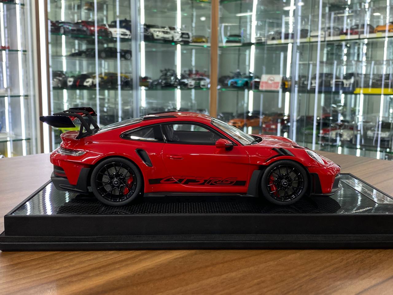 🚨1:18 Resin Model Porsche 911 GT3 RS (992)  Guards Red | Timothy & Pierre (Limited 30 pcs – Dubai Collectors)