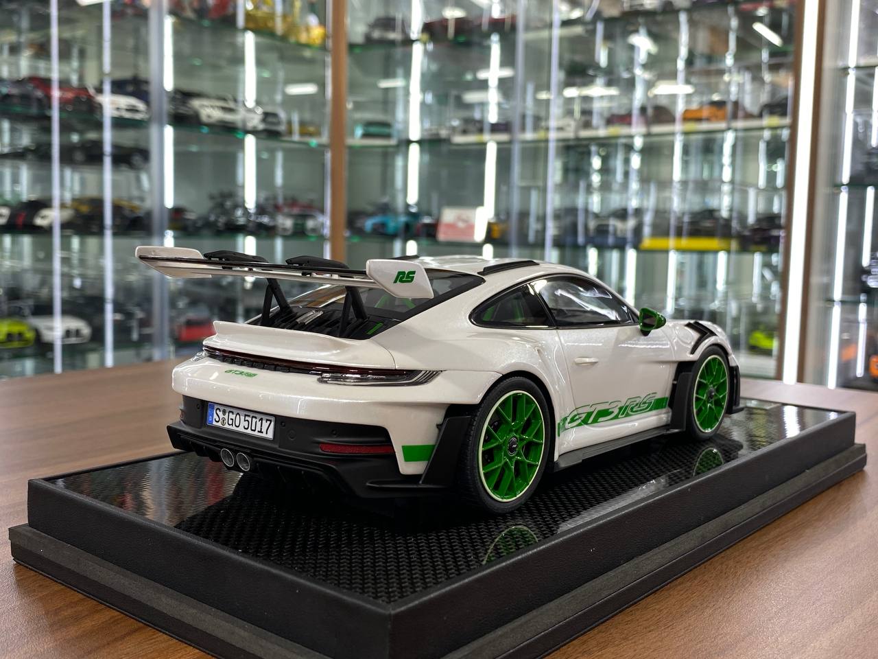 🚨1:18 Resin Model Porsche 911 GT3 RS (992.1)  – White/Green Wheels | Timothy & Pierre (Limited 49 pcs)