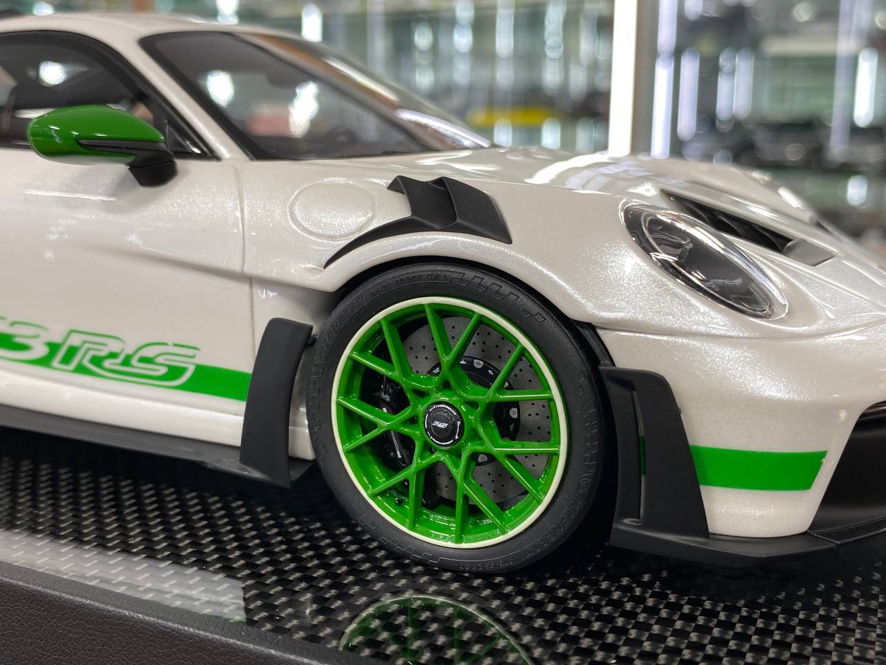 🚨1:18 Resin Model Porsche 911 GT3 RS (992.1)  – White/Green Wheels | Timothy & Pierre (Limited 49 pcs)