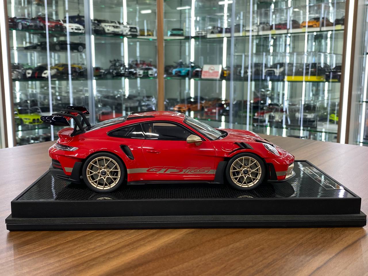 1:18 Resin Model Porsche 911 GT3 RS (992.1) – Red/Golden Rims | Timothy & Pierre (Limited 40 pcs – Dubai Collectors