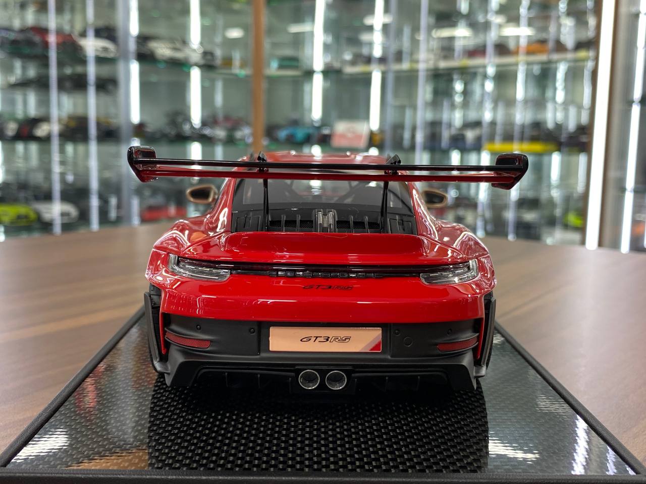 1:18 Resin Model Porsche 911 GT3 RS (992.1) – Red/Golden Rims | Timothy & Pierre (Limited 40 pcs – Dubai Collectors