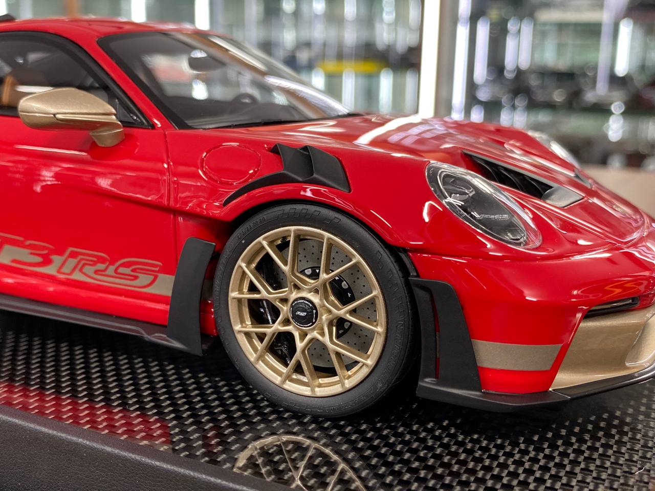1:18 Resin Model Porsche 911 GT3 RS (992.1) – Red/Golden Rims | Timothy & Pierre (Limited 40 pcs – Dubai Collectors