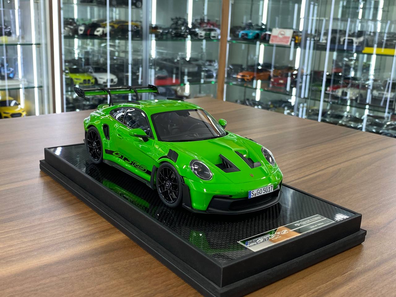 1:18 Resin Model Porsche 911 GT3 RS (992.1) – Python Green/Black Rims | Timothy & Pierre (Limited 30 pcs – Dubai Collectors))
