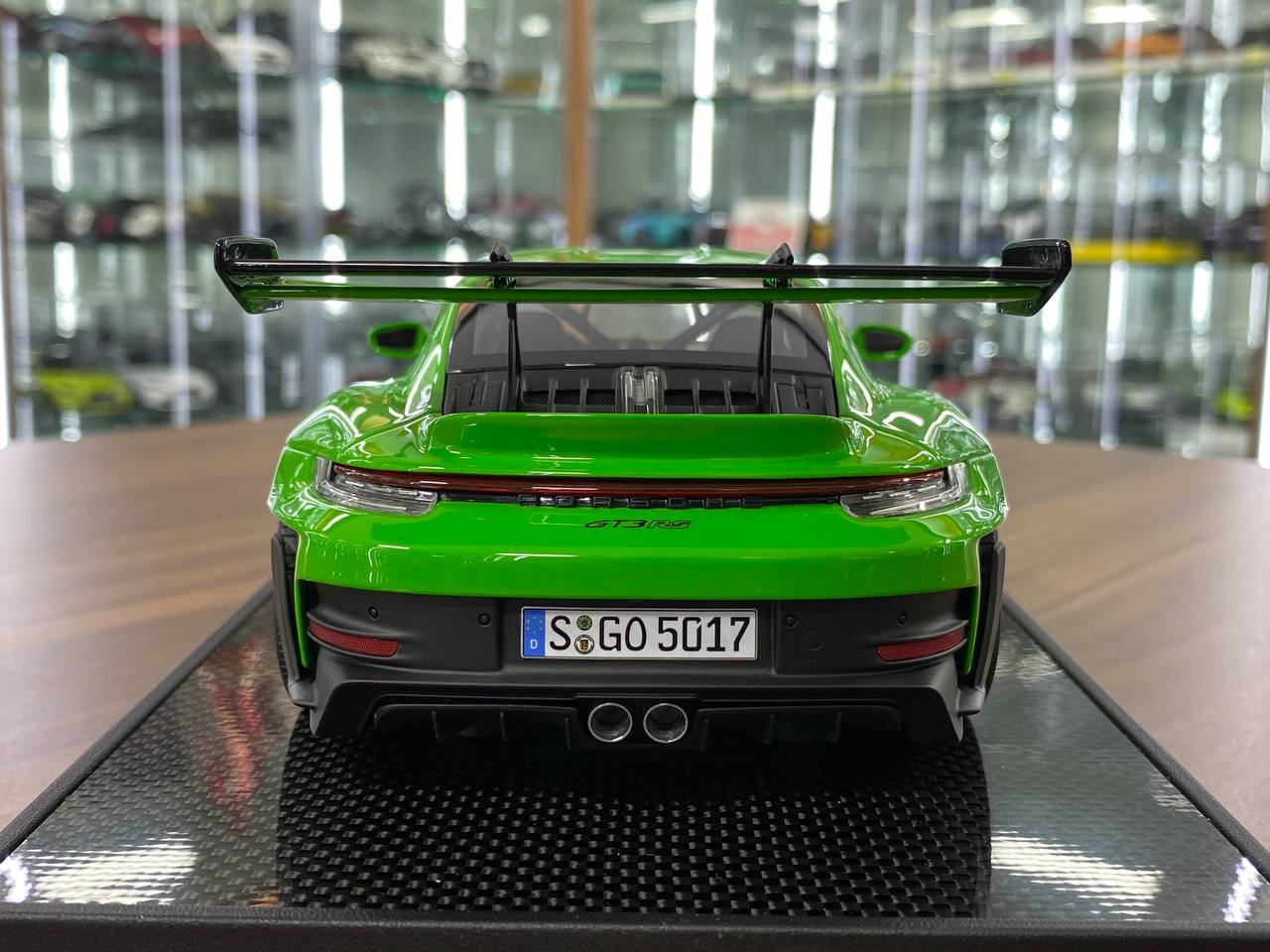 1:18 Resin Model Porsche 911 GT3 RS (992.1) – Python Green/Black Rims | Timothy & Pierre (Limited 30 pcs – Dubai Collectors))