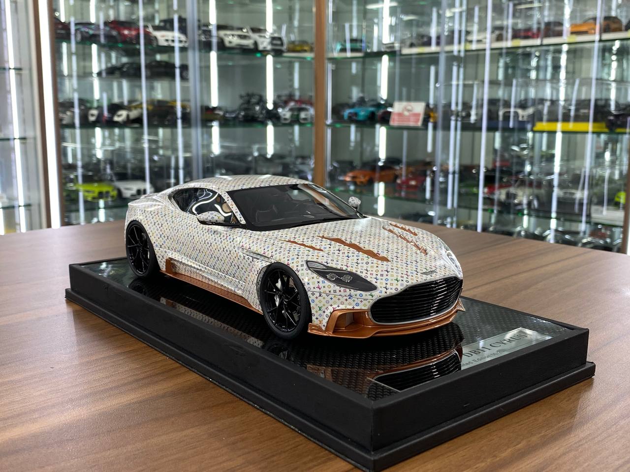 Aston Martin DB11 CYRUS MANSORY 1:18 Resin Model – LV White Colorful | Timothy & Pierre (Limited 20 pcs – Dubai Collectors)