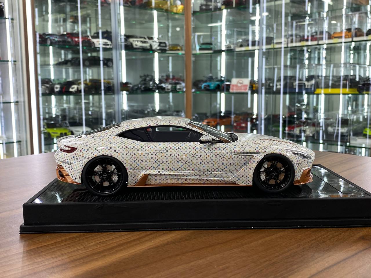 Aston Martin DB11 CYRUS MANSORY 1:18 Resin Model – LV White Colorful | Timothy & Pierre (Limited 20 pcs – Dubai Collectors)