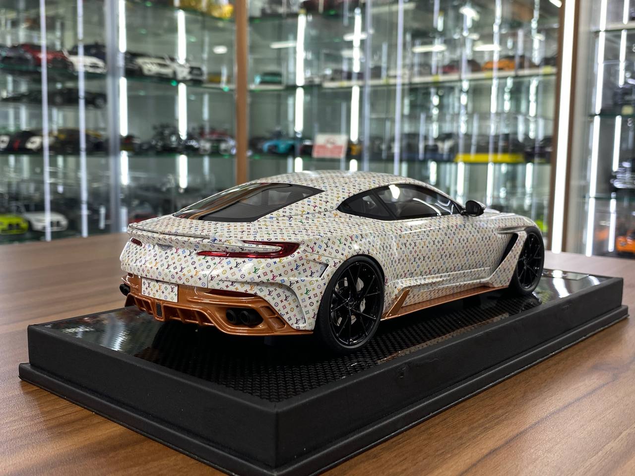 Aston Martin DB11 CYRUS MANSORY 1:18 Resin Model – LV White Colorful | Timothy & Pierre (Limited 20 pcs – Dubai Collectors)