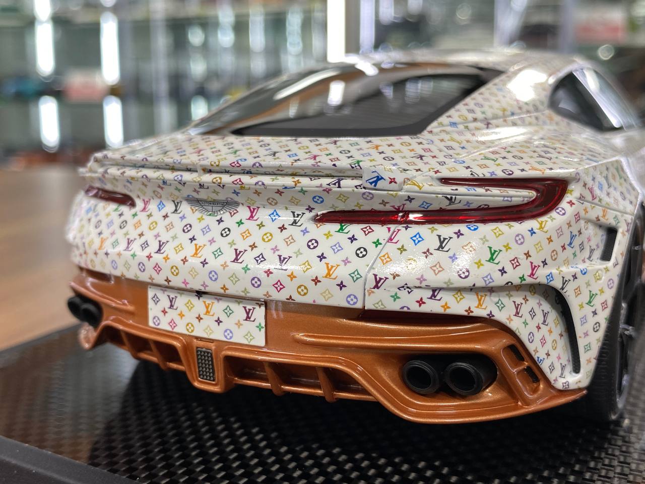 Aston Martin DB11 CYRUS MANSORY 1:18 Resin Model – LV White Colorful | Timothy & Pierre (Limited 20 pcs – Dubai Collectors)