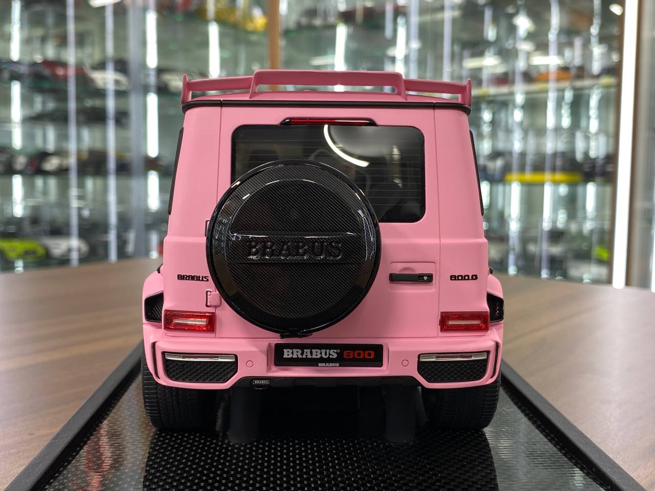 1:18 Resin Model Mercedes-Benz G63 BRABUS 800– Pink | MotorHelix (Limited 166 pcs)