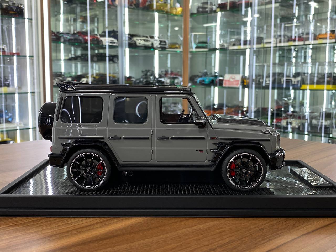1:18 Resin ModelMercedes-Benz G63 BRABUS 800– Nardo Grey | MotorHelix (Limited 99 pcs